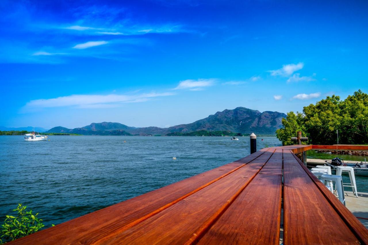 Hinchinbrook Marine Cove Resort Lucinda エクステリア 写真