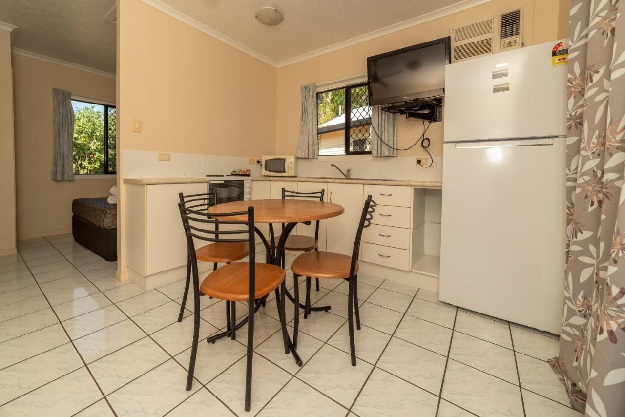 Hinchinbrook Marine Cove Resort Lucinda エクステリア 写真