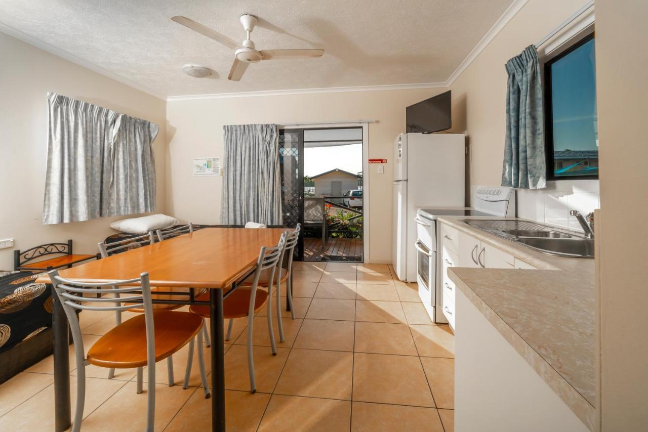 Hinchinbrook Marine Cove Resort Lucinda エクステリア 写真